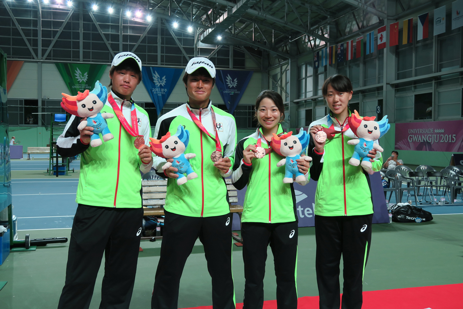 【ユニバーシアード・テニス競技】男子複の今井／上杉組、女子複の林／吉冨組が銅メダル
