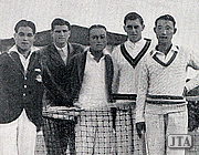 1931年デ杯チーム。 左より、佐藤俵太郎、3番目佐藤次郎、 5番目川地実